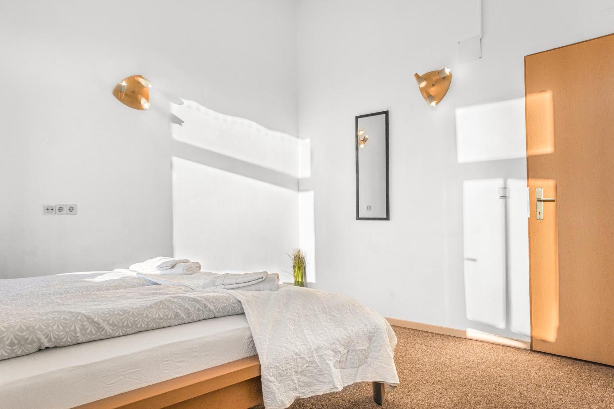 Apartment Comfy 2br Wifi & Tv Next To Millenium Tower Wien