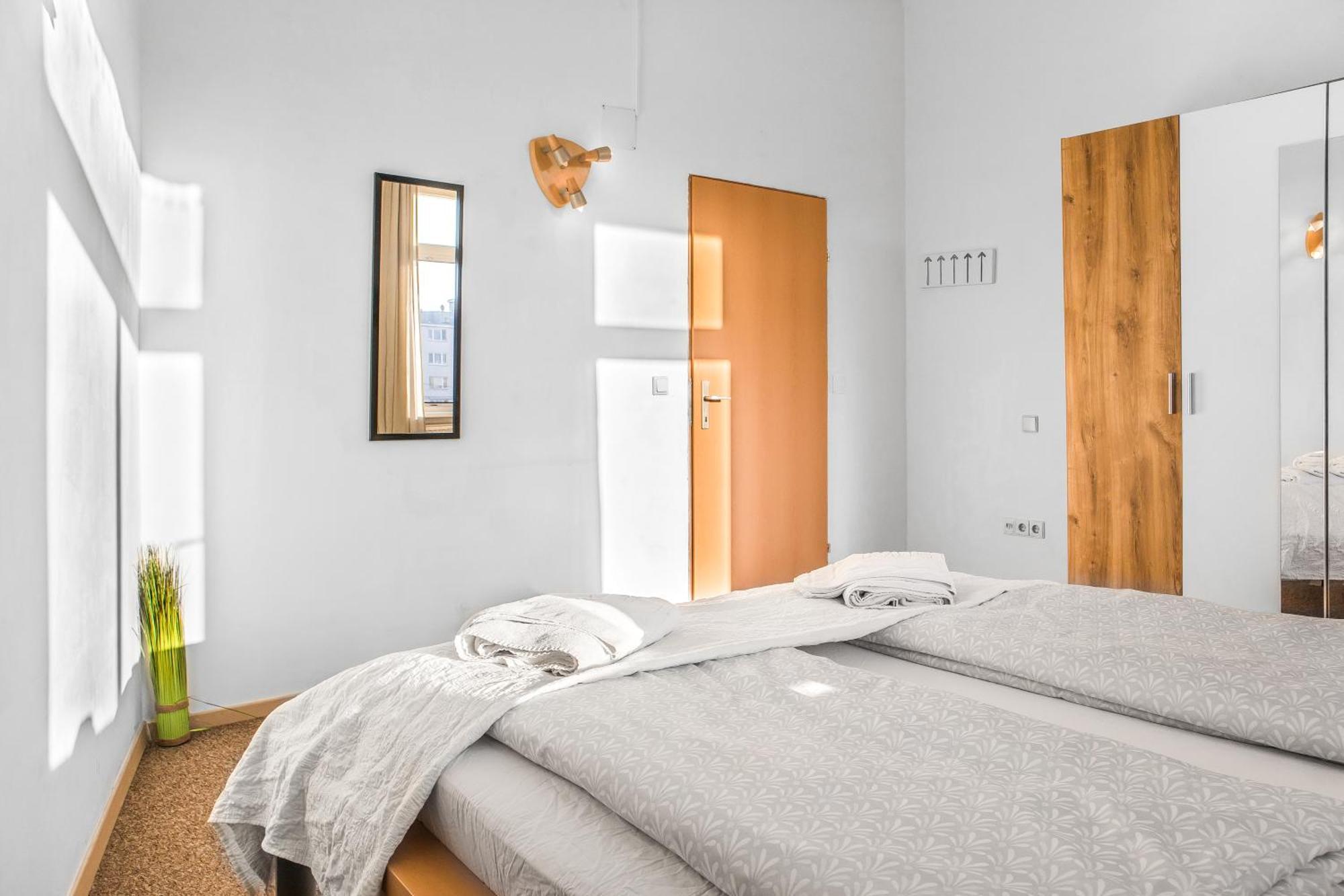 Comfy 2br Wifi & Tv Next To Millenium Tower Apartment *